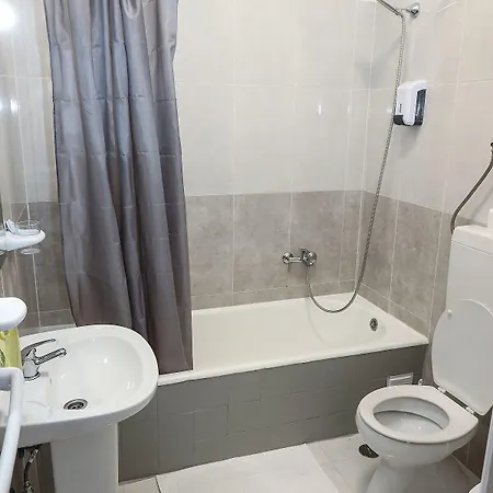 بيت شباب Host