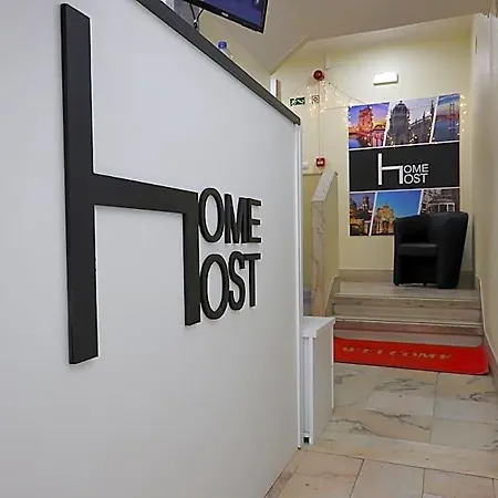 Host ホステル