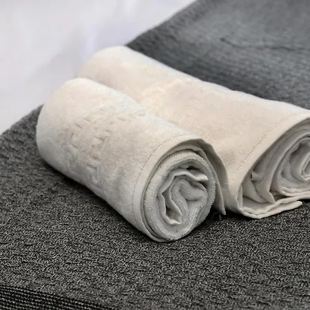 Host بيت شباب *